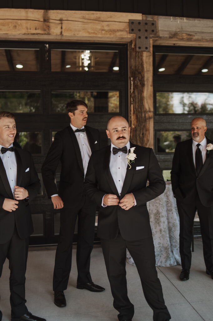 Learn the difference between documentary and posed wedding photography from a Louisville, KY wedding photographer. Through a Summers Lens Photography blends candid storytelling with timeless portraits.